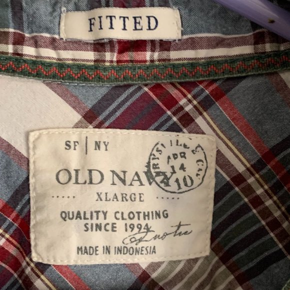 Old Navy Fitted Men's Button Shirt - Picture 6 of 6